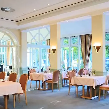 מלון Ringhotel Hohe Wacht הוווכט