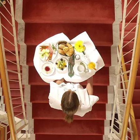 Ringhotel Hohe Wacht Otel